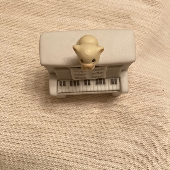 Precious Moments retired! Lord, Keep My Life in Tune, plays Amazing Grace 1984 - Picture 9 of 12